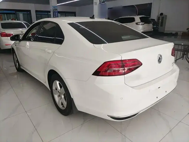 Volkswagen Lamando — Фото автомобиля 4