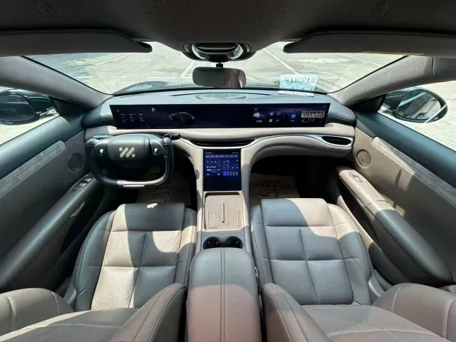 IM Motors L6 — Фото автомобиля 12