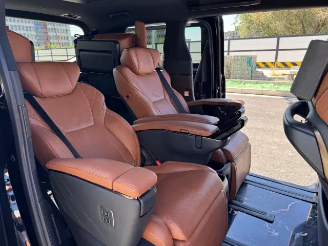 Toyota Alphard — Фото автомобиля 14