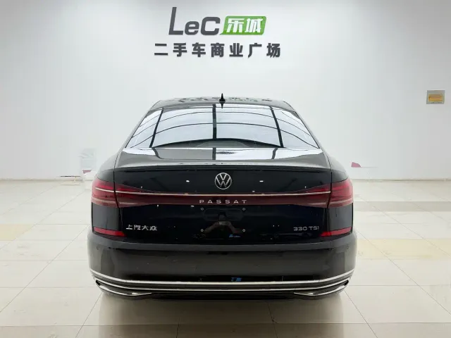 Volkswagen Passat — Фото автомобиля 7