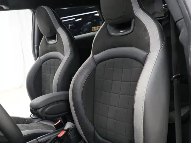 MINI John Cooper Works — Фото автомобиля 3