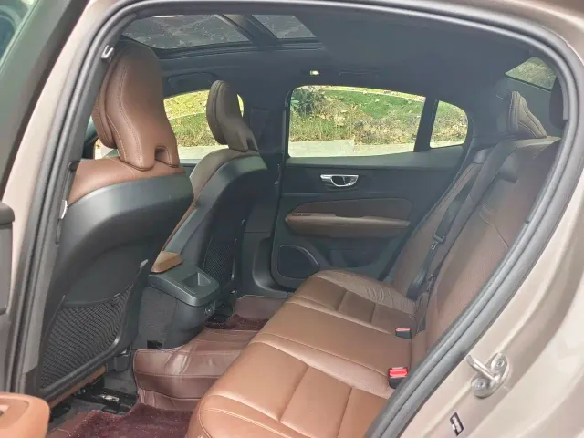 Volvo S60 — Фото автомобиля 6
