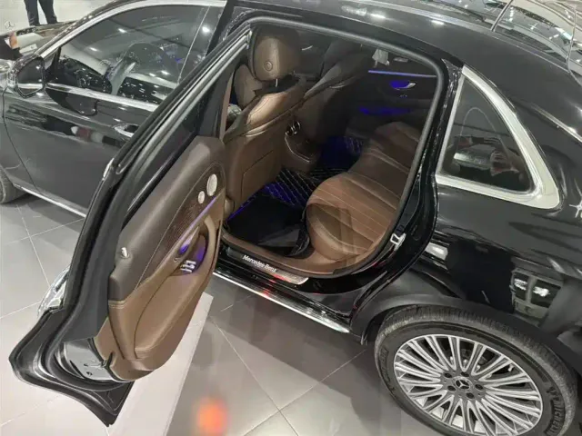 Mercedes-Benz E-Class — Фото автомобиля 15