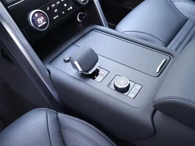 Land Rover Discovery — Фото автомобиля 12