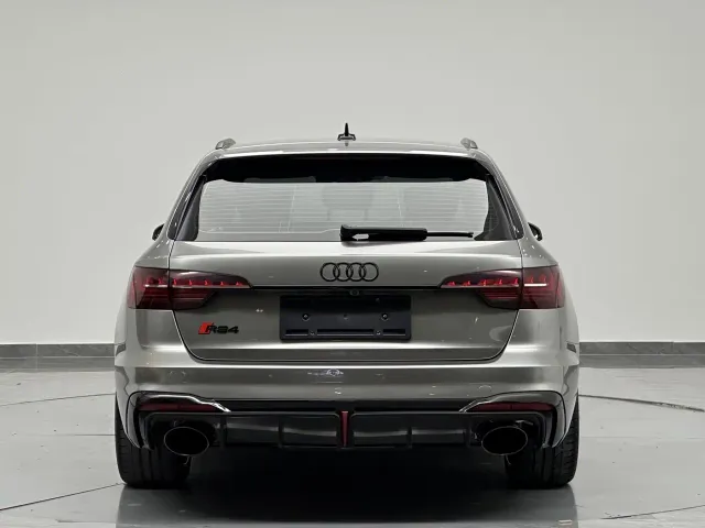 Audi S4 — Фото автомобиля 5