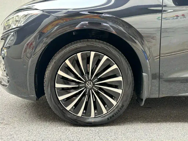 Volkswagen Viloran 2023 Facelift 380TSI Premium Edition — Фото автомобиля 6