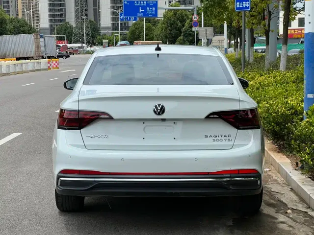 Volkswagen Sagitar — Фото автомобиля 12