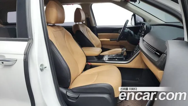 Kia Canival Carnival 4 поколение Бензин 11 мест Prestige — Фото автомобиля 11