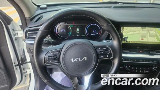 Kia Niro — Фото автомобиля 10