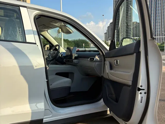 Leapmotor A10 — Фото автомобиля 6