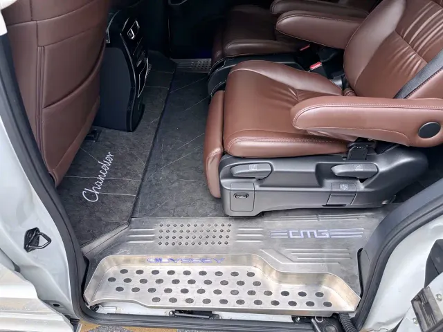 Honda Odyssey — Фото автомобиля 9