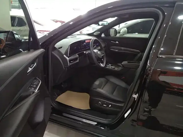 Cadillac XT4 — Фото автомобиля 14