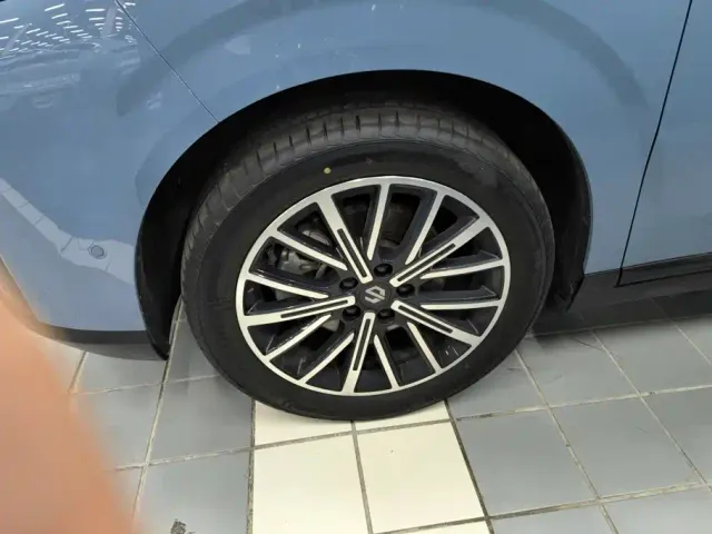 Leapmotor B10 — Фото автомобиля 6