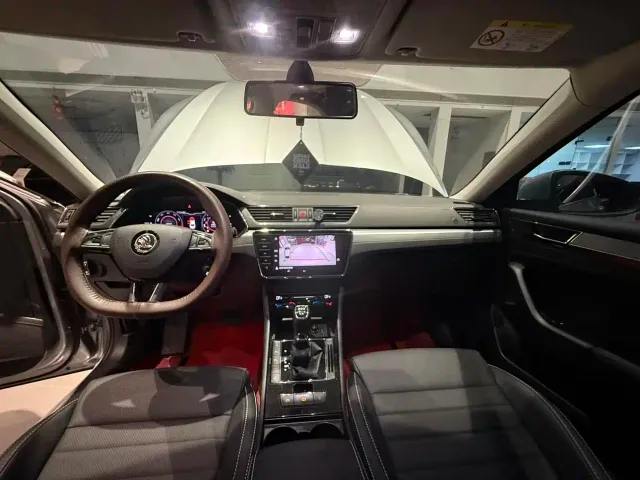 Skoda Superb — Фото автомобиля 17