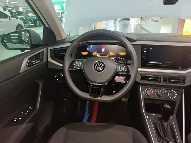 Volkswagen Polo — Фото автомобиля 10