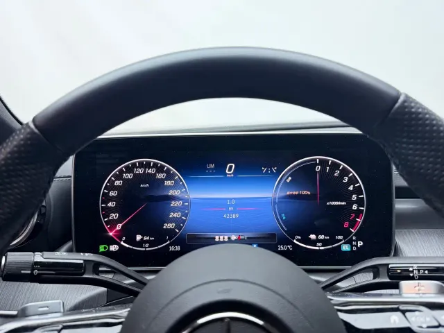 Mercedes-Benz C-Class — Фото автомобиля 12