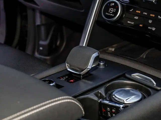 Land Rover Discovery — Фото автомобиля 7