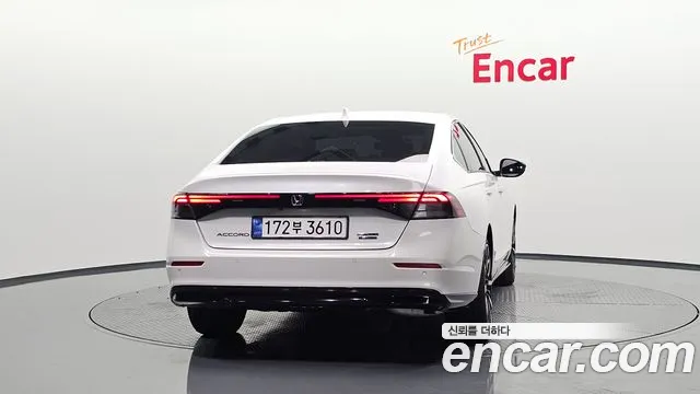 Honda Accord — Фото автомобиля 3