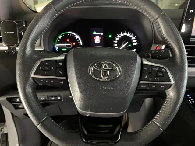 Toyota Sienna — Фото автомобиля 8