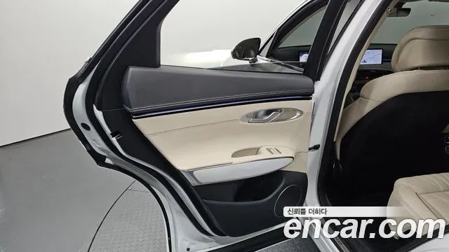 Genesis GV70 — Фото автомобиля 14
