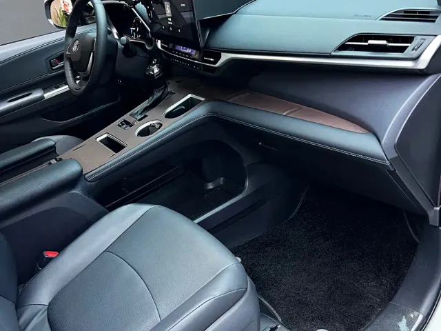 Toyota Granvia — Фото автомобиля 6