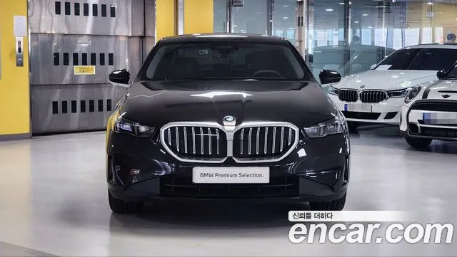 BMW 5 Series G60 — Фото автомобиля 3