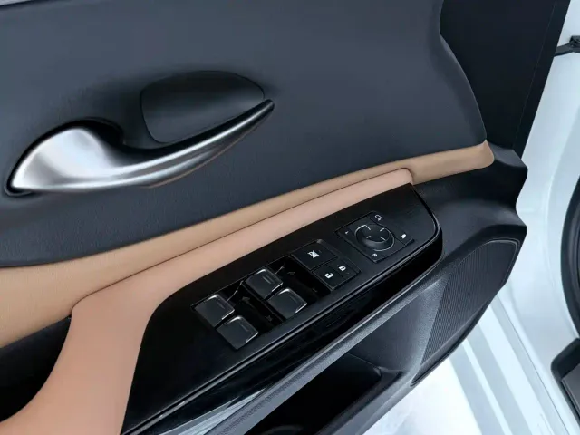 Lexus ES — Фото автомобиля 19