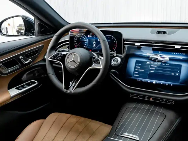 Mercedes-Benz E-Class — Фото автомобиля 26