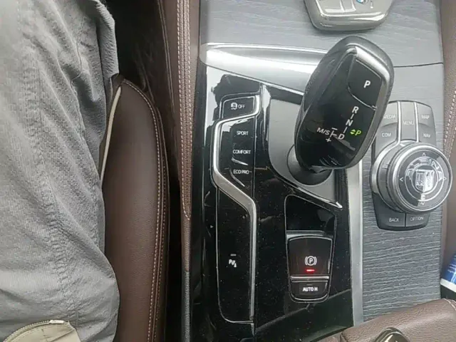 BMW 5 Series — Фото автомобиля 13