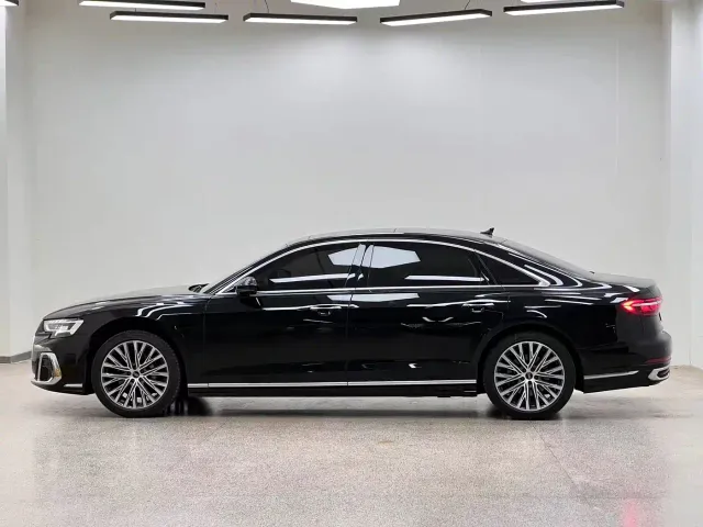 Audi A8 — Фото автомобиля 5