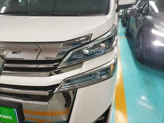 Toyota Vellfire — Фото автомобиля 23