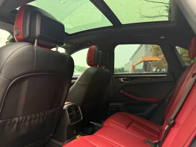 Porsche Macan — Фото автомобиля 15