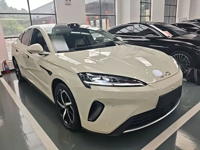 BYD Seal 07 DM-i — Фото автомобиля 3