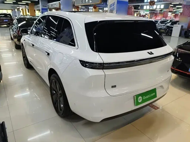 Li Auto L6 — Фото автомобиля 4