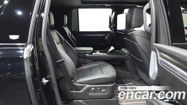 Cadillac Escalade — Фото автомобиля 17