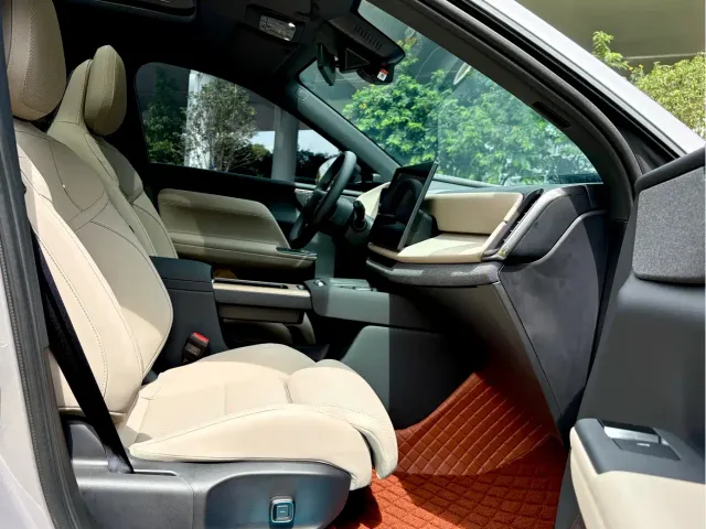 Volvo XC70 Plug-in Hybrid — Фото автомобиля 12