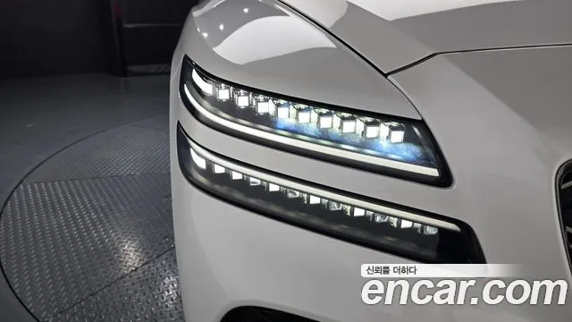 Genesis GV80 — Фото автомобиля 21