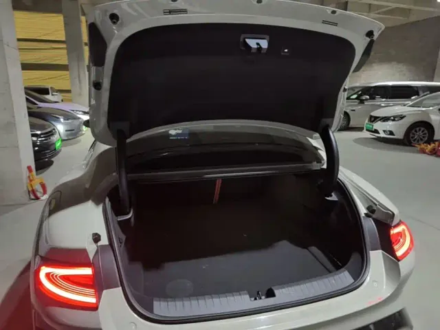 Xiaomi SU7 — Фото автомобиля 21