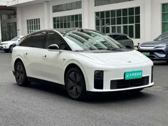 Li Auto i6 — Фото автомобиля 10