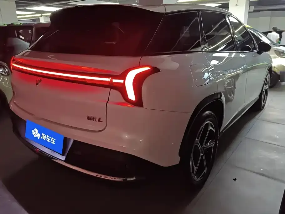 Nezha Auto Nezha L 2024 Extended Range 310 Flash Charge — Фото автомобиля 3