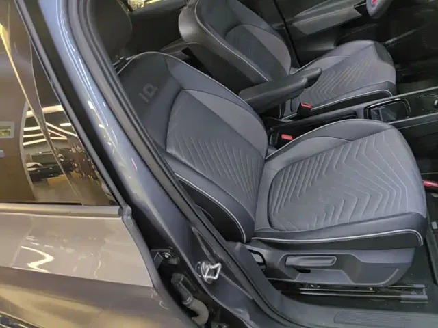 Volkswagen ID.3 — Фото автомобиля 24