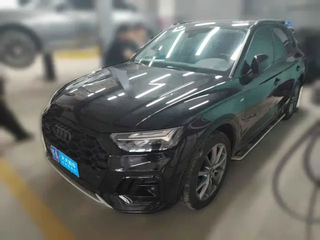 Фотография автомобиля — Audi Q5L