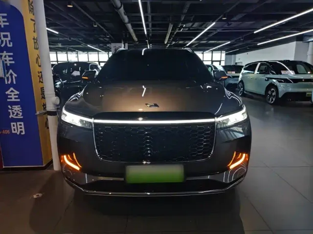 Li Auto ONE — Фото автомобиля 2