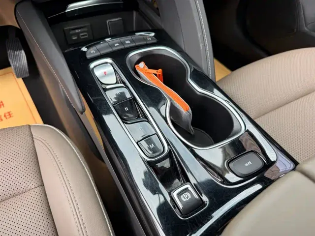 Buick Envision Plus — Фото автомобиля 9