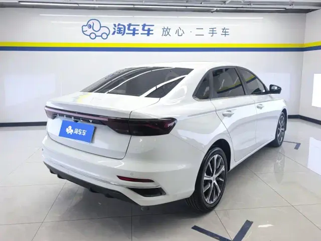 Geely Emgrand — Фото автомобиля 3