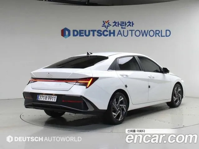 Hyundai Avante CN7 — Фото автомобиля 2