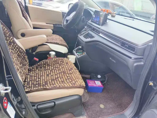 Honda Odyssey — Фото автомобиля 10