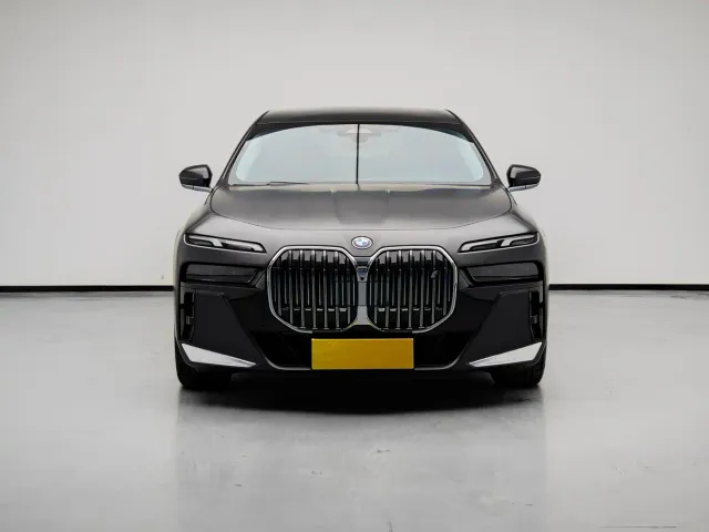 BMW i7 — Фото автомобиля 6
