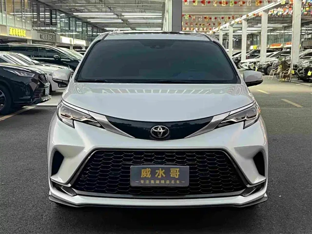 Toyota Granvia — Фото автомобиля 3
