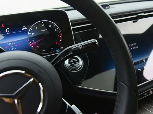 Mercedes-Benz E-Class — Фото автомобиля 11